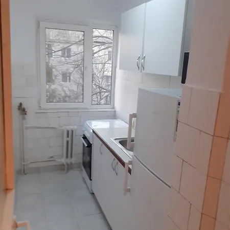 Apartamento Apartament 3 Camere Semidecomandat *