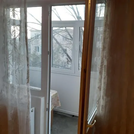 Apartamento Apartament 3 Camere Semidecomandat *
