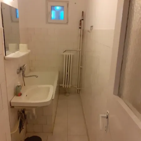 Apartament 3 Camere Semidecomandat * Constanţa