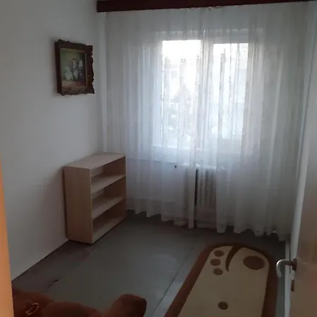 Apartament 3 Camere Semidecomandat Constanţa