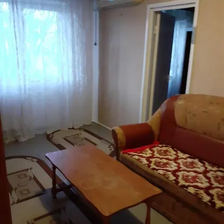 Apartamento Apartament 3 Camere Semidecomandat Constanţa
